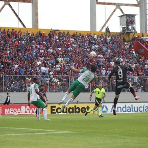 Liga de Portoviejo dio el golpe y venció 1-0 al Deportivo Quito en el Gonzalo Pozo Ripalda