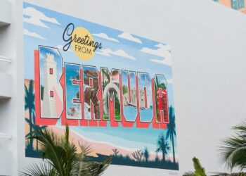 48 Hours of Art in Bermuda: Art Talks, Museums and Painting in a Cave