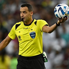 El árbitro Esteban Ostojich dirige Colombia vs Ecuador y se va a la final de la Sudamericana