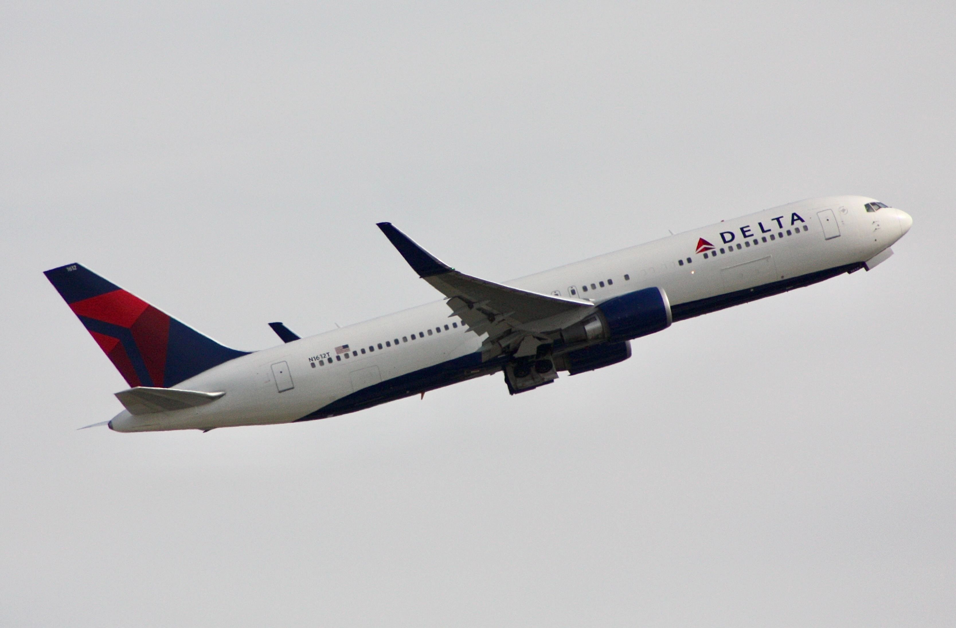 Delta Air Lines Boeing 767-332/ER taking off from Atlanta.