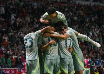 El Tri defeats Honduras in 4-0 blowout, securing spot in semifinals