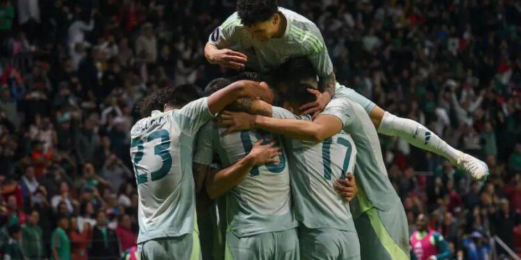 El Tri defeats Honduras in 4-0 blowout, securing spot in semifinals