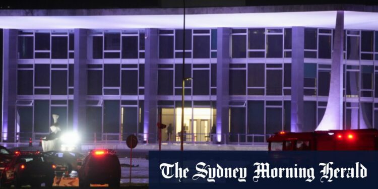 ‘Suicide bomber’ kills himself outside Brazilian Supreme Court after explosions near Congress, palace