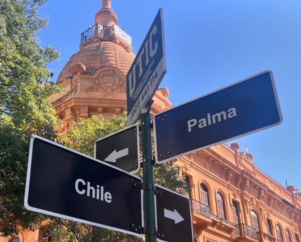 A sign for the Intercontinental University of Technology in Asunción, Paraguay.