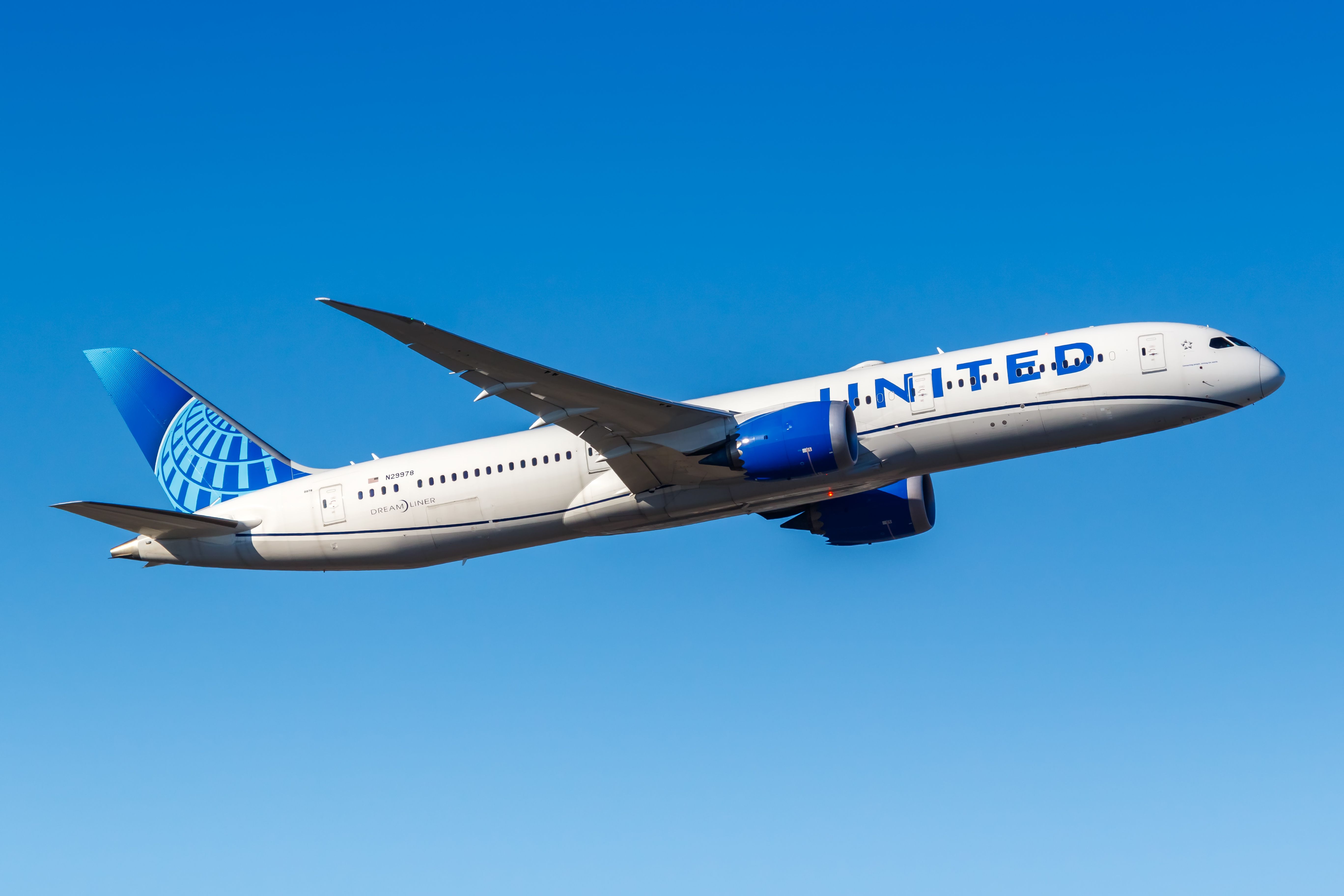 United Airlines Boeing 787-9