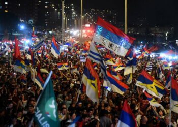 Uruguay Elects Leftist Yamandú Orsi President