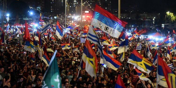 Uruguay Elects Leftist Yamandú Orsi President