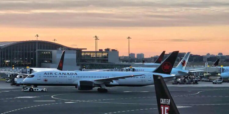 Canada's two major airlines among worst in North America for being on time