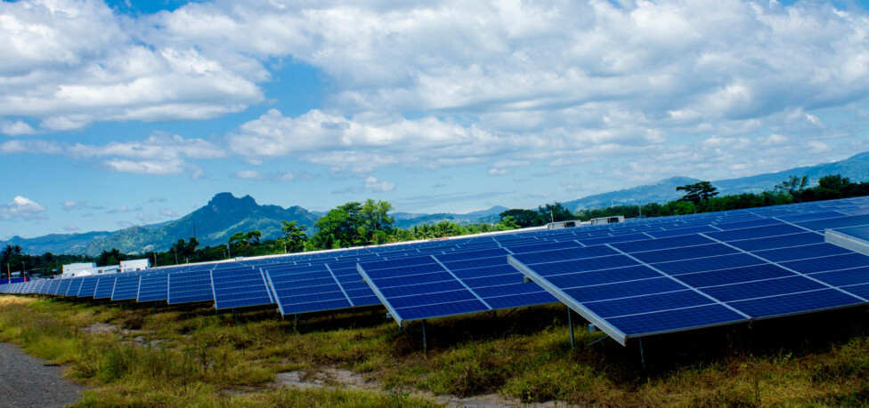 The Salvadoran government is betting on electricity generation from clean sources, such as solar, to inject cheap energy into a bitcoin mining farm in which it is participating under a public-private partnership model. Credit: Edgardo Ayala / IPS