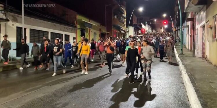 About 1,500 migrants in Mexico set off for US border, hoping to reach it before Trump's inauguration