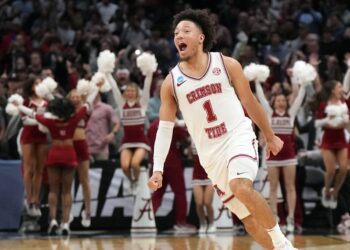 Alabama's Mark Sears, Grant Nelson Named to Naismith Trophy Watch List