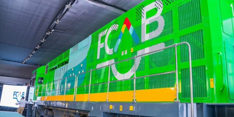 Antofagasta unveils South America's first hydrogen-powered locomotive