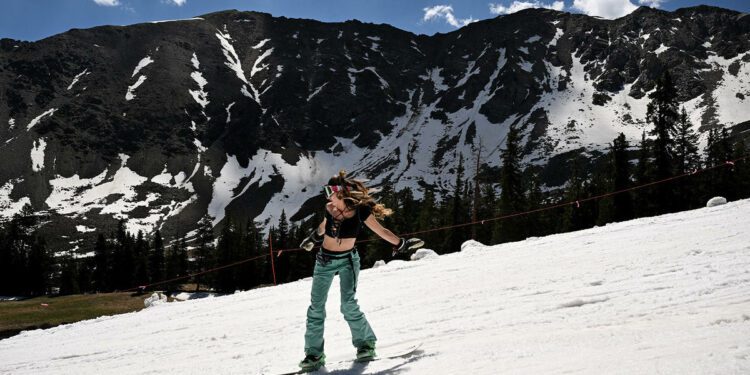 Arapahoe Basin patrollers takes step towards unionizing at Colorado ski area