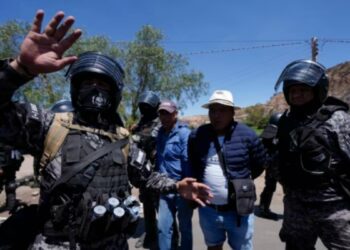 Armed group takes 200 soldiers hostage in Bolivia, govt calls them supporters of ex-President Evo Morales – Firstpost