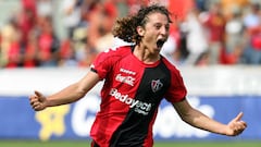 FUTBOL MEXICANO APERTURA 2006
MEXSPORT DIGITAL IMAGE
13 August 2006:  Action photo of Andres Guardado of Atlas,celebrating the goal against Tecos of UAG,during week 2 game of the Apertura Tournament 2006./Foto enh accion de Andres Guardado del Atlas,celebrando el gol ante Tecos de la UAG durante juego de la semana 2 del Torneo Apertura 2006. MEXSPORT/REFUGIO RUIZ