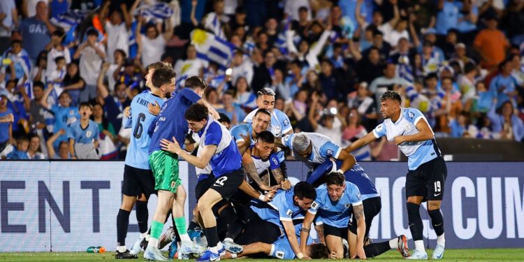 Bielsa says Uruguay win will unite his squad