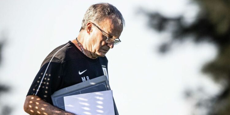 Bielsa tiene en la lista de Uruguay a 8 de los 11 jugadores que más usó y eso puede empezar a delinear el once