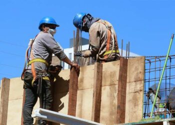 Bolivia con los empleados más estresados, tristes y enfadados de América Latina, según Gallup