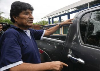 Bolivia's Evo Morales tells AP he'll press on with a hunger strike until his rival accepts dialogue