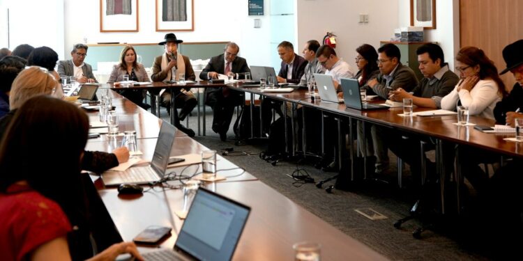 Buscan consolidar al Salar de Uyuni y otros destinos de Bolivia como referentes turísticos en la región