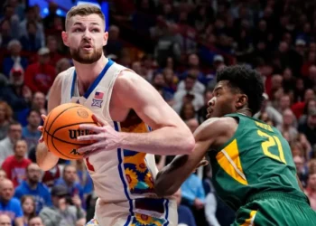 Hunter Dickinson and Yves Missi