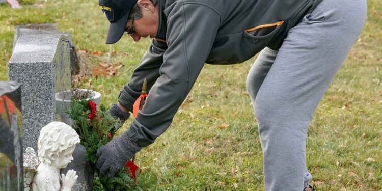 Coordinators prep for Dec. 14's Wreaths Across America