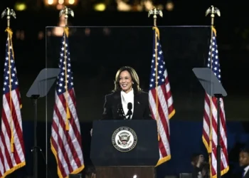 Kamala Harris delivers closing message on the National Mall.