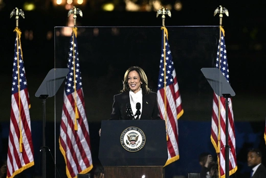 Kamala Harris delivers closing message on the National Mall.