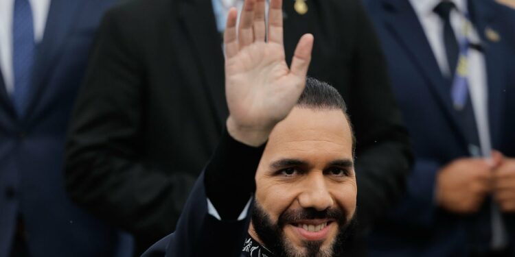 "Felicitaciones al presidente electo de los Estados Unidos de América, que Dios te bendiga y te guíe": Nayib Bukele envía mensaje a Donald Trump
