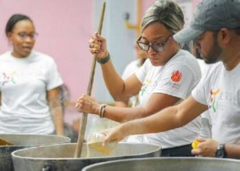 Flow feeds hundreds of homeless people in PoS | Local Business