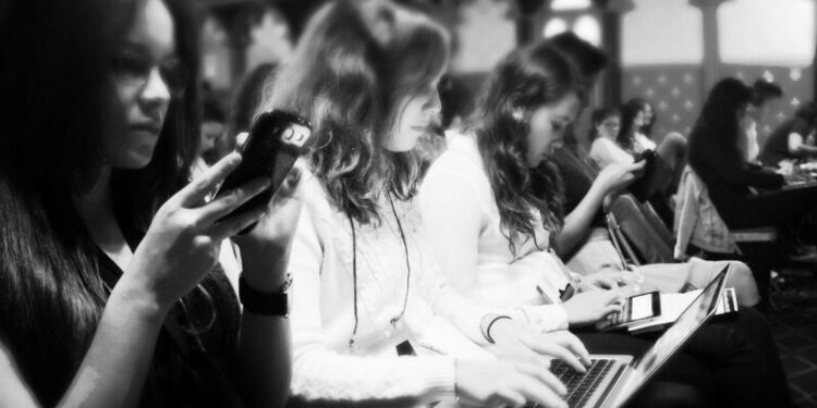 Fresh threats to free press in Paraguay, Argentina, and Cuba · Global Voices