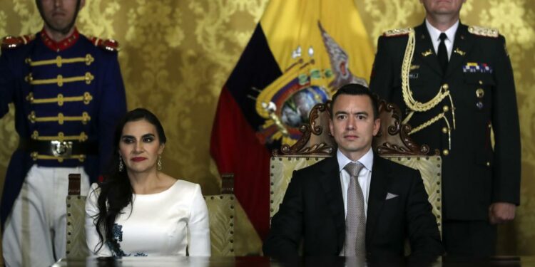 Gobierno de Ecuador suspende por cinco meses a la actual vicepresidenta Verónica Abad, ¿cuál es la razón?
