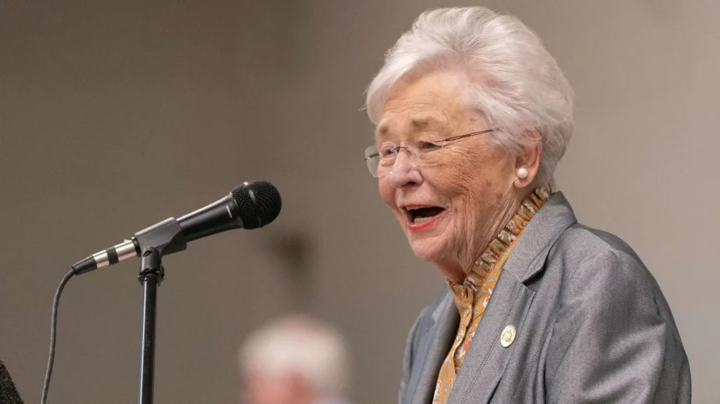 Gov. Ivey honors Alabama veterans, reflects on father's WWII service