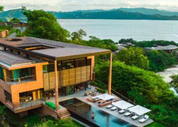 Here's Where Celebrities Stay in Costa Rica's Ultra-Luxe Papagayo Peninsula