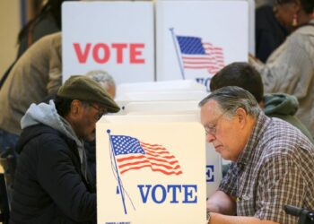 How late are polls open in Oklahoma? When are votes counted?