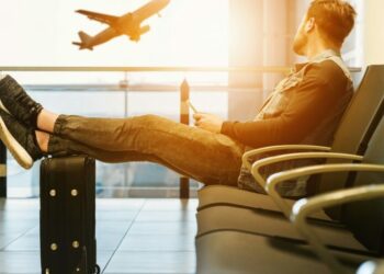 How to deal with a feeling of loneliness on a trip? tips for personal empowerment and social connection on the road