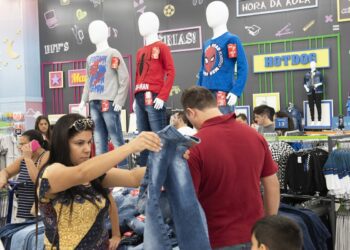 Inflation Jumps in Brazil, Chile in Challenge for Central Banks