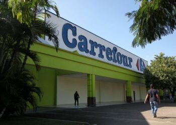 JBS, Minerva Resume Beef Sales to Carrefour After Public Apology to Brazil