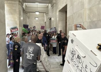 Justices who split on an abortion measure ruling vie to lead Arkansas Supreme Court