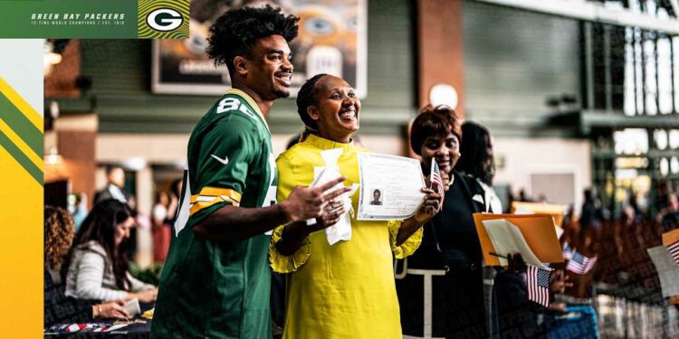 Lambeau Field hosts Naturalization Ceremony, welcoming new U.S. citizens