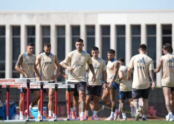 Los 11 de Lionel Scaloni para enfrentar a Paraguay