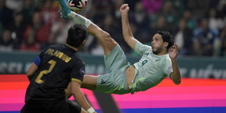 Mexico fights back to reach Concacaf Nations League final four