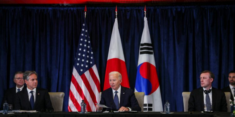 News Wrap: Biden in Peru for APEC Summit, one of his final appearances on world stage