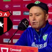 ¡No se olvida de Alajuelense! El técnico de Antigua hace inusual acusación contra los manudos