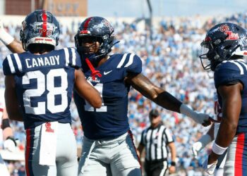 Ole Miss football vs Arkansas score prediction, scouting report