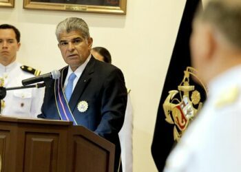 Panama government costing country