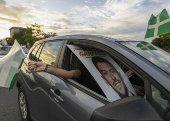 Puerto Rico holds general election that promises to be historic