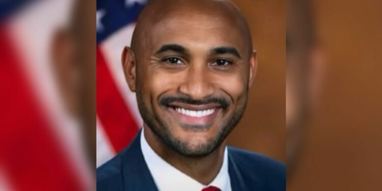 Shomari Figures, Alabama, wins