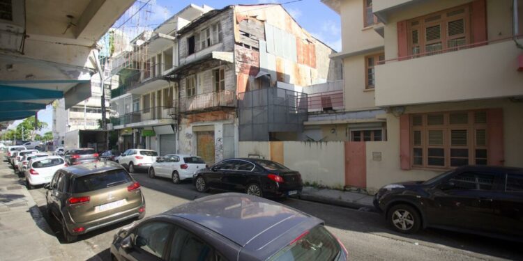 Striking workers cut power across all of French territory Guadeloupe