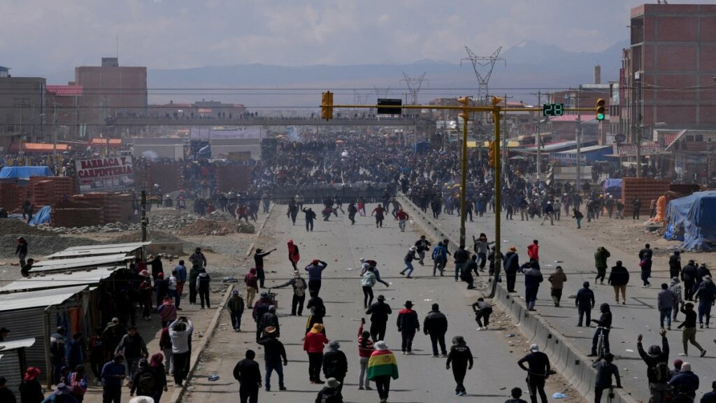 Supporters of Bolivia's ex-President Evo Morales storm military barracks, take 20 soldiers hostage – Firstpost